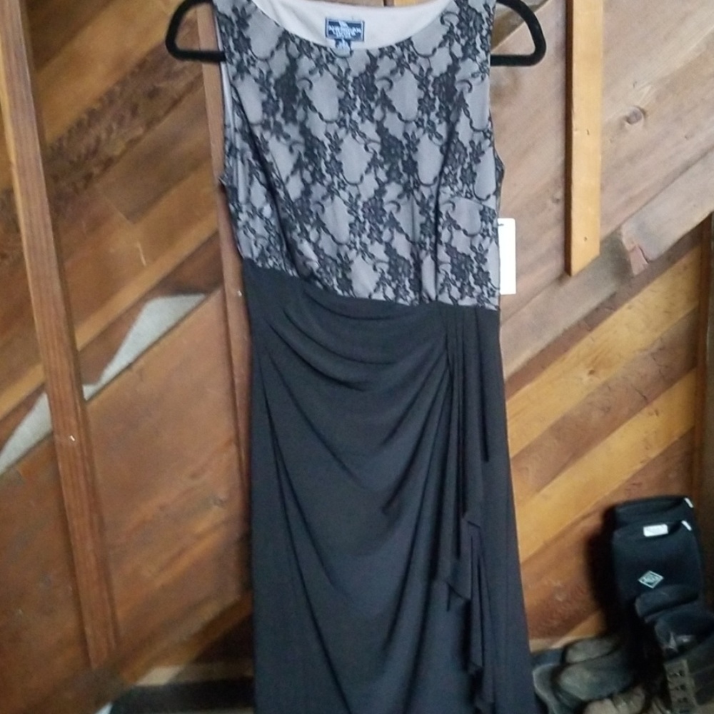 Black lace cocktail dresd